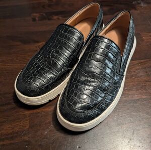 Vionic Dinora Black Crocodile Pattern Slip-On Shoes, Women's 9
